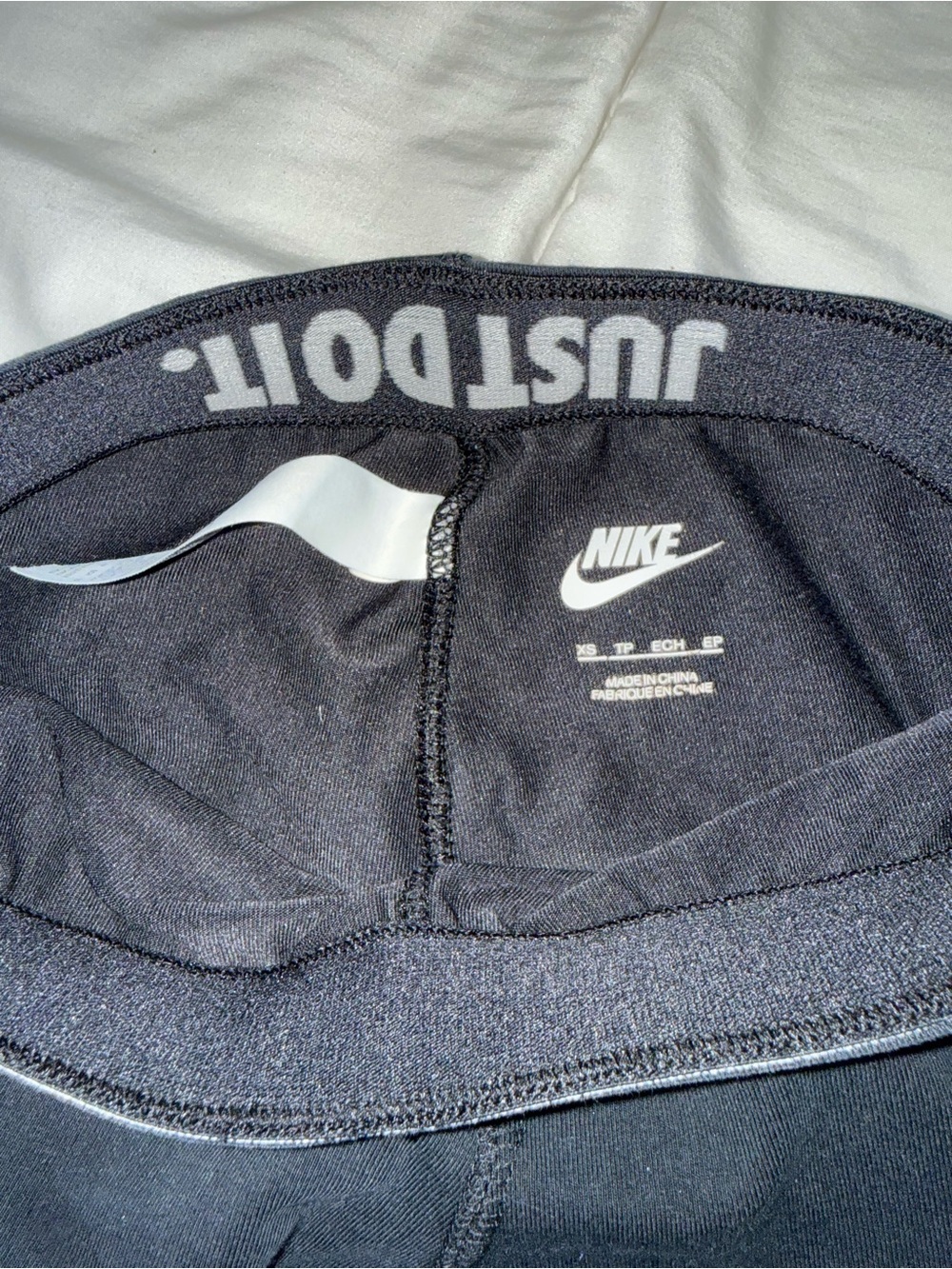 Nike Leggings with Logo - Picture 4 of 4